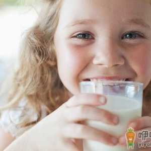 全脂牛奶脱脂牛奶的区别 选择适合自己健康的最好
