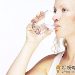 早上空腹喝淡盐水好吗？早上空腹喝什么水最好