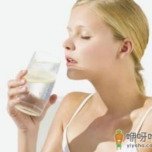 晨起不渴也要先喝一杯温开水-喝水的好处