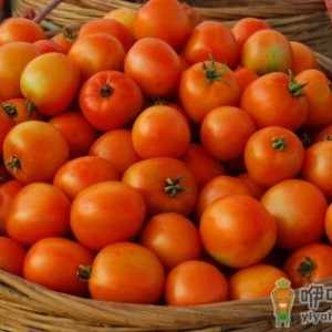西红柿到底生吃好还是做菜好 西红柿的食用禁忌大全