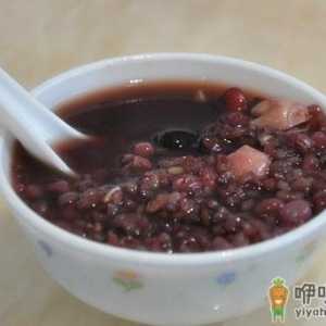 小米粥的功效：宁心安神