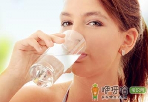 早上起床不宜喝什么水？早上空腹喝盐水好吗