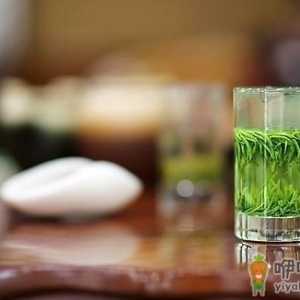 夏季喝绿茶可以清热-峨眉竹叶青的功效