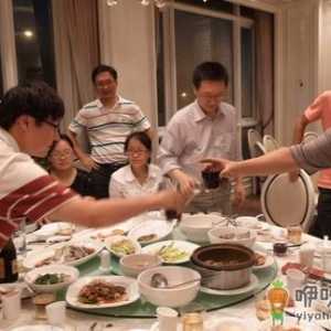 喝酒时不该吃4种菜 以免诱发癌症