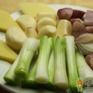葱姜蒜发芽能吃吗 “厨房三宝”怎么吃