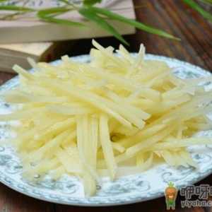 酸辣土豆丝的做法-教你快速切土豆丝