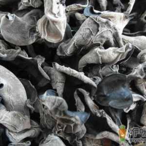 干木耳能用热水泡吗？热水泡干木耳好吗