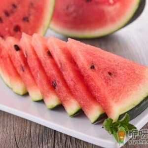 西瓜蜂蜜露怎么做？西瓜能清热去火