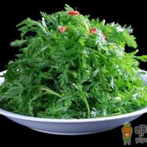 增食欲又爽口的食谱：坚果蒜泥拌茼蒿