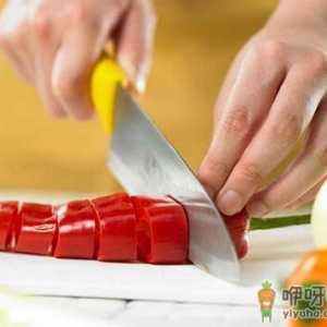 切辣椒辣手怎么办？正确切辣椒的方法