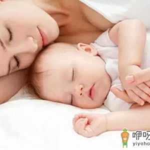 穿太多当心“婴儿捂热综合症”