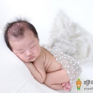抱新生儿的要点有哪些
