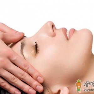 擦保养品加以按摩效果更好哦！