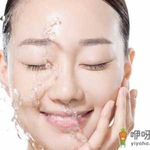 女人每日都有毁容举动