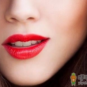 经常舔嘴唇小心惹唇炎