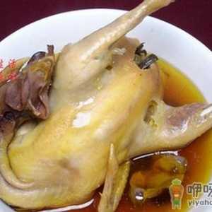 脸上长痘痘不能吃什么？