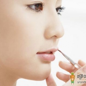 出游快速化妆：眼妆要简洁大方