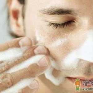 男士秋季应该如何护肤？