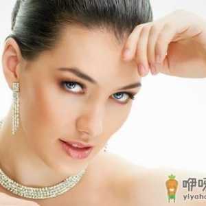 浓妆过后皮肤残 洗洗补补更健康