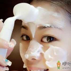 洁面刷该怎么使用呢？