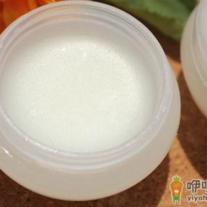 用精华液直接擦脸？揭秘错误的涂抹手法