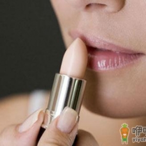 如何护唇？冬天嘴唇干裂怎么办？