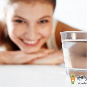 多喝水就能让皮肤变好吗？