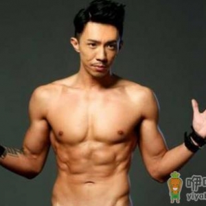 教男人去黑头的小方法