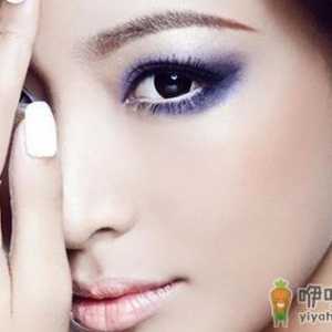 两款时尚妆容展现高贵气质