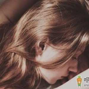 女人恋爱的异常表现：约会故意迟到