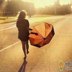 小小嫉妒帮你打动男人心