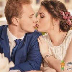 为什么男人喜欢摸女人的胸部？
