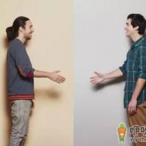 从男人的肢体语言看穿男人内心