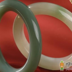 和田玉且末蓝怎么是青色的 染色和田玉最简单鉴别方法
