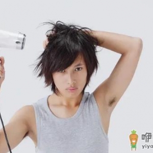 吹风机吹头发先吹发尾还是发根