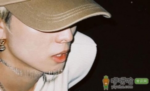 说一个人看起来像渣男是帅吗