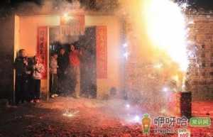 除夕为什么要贴红色