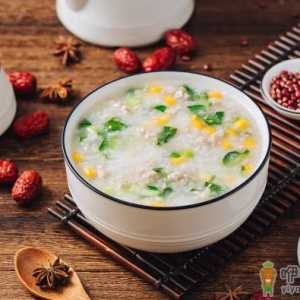 发烧吃皮蛋瘦肉粥好还是青菜瘦肉粥
