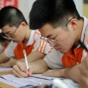 2023年高考出题人是谁