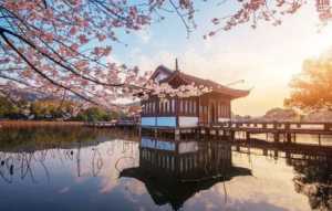 2023年杭州夏天一般到七月底结束吗