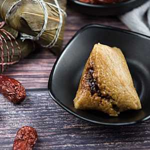 煮粽子放什么东西煮出来的粽子又香又好吃