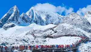 爬玉龙雪山一瓶氧气够吗