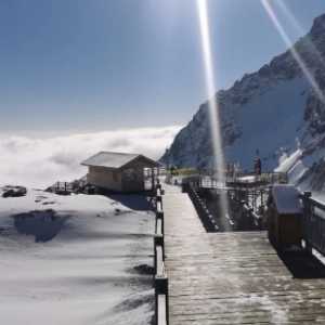 爬玉龙雪山会高反吗