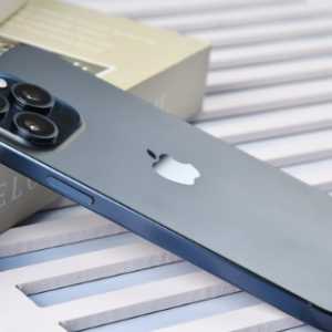 iPhone15ProMax镜头有灰吗